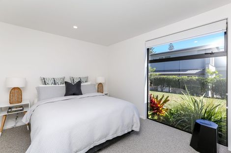 Photo of property in 25 Kotare Drive, Waiwhakaiho, New Plymouth, 4312