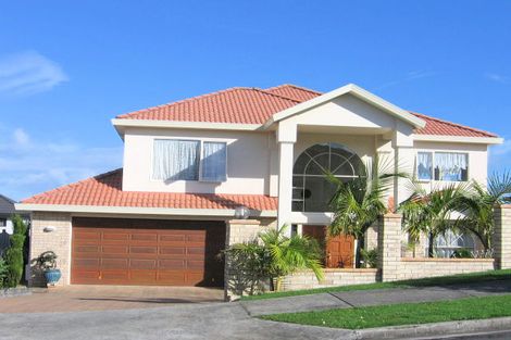 Photo of property in 8 Sesame Grove, Goodwood Heights, Auckland, 2105