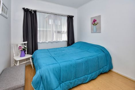 Photo of property in 2/18 Cliff Road, Papakura, 2110