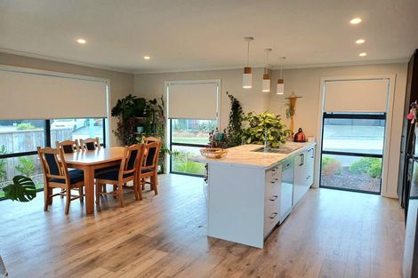 Photo of property in 33 Huntaway Close, Stoke, Nelson, 7011