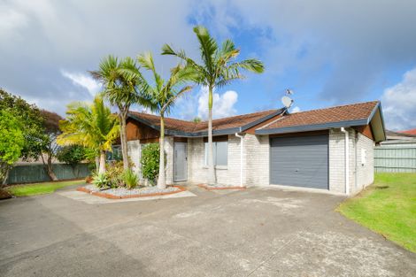 Photo of property in 76 Birdwood Road, Swanson, Auckland, 0612