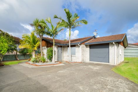 Photo of property in 76 Birdwood Road, Swanson, Auckland, 0612