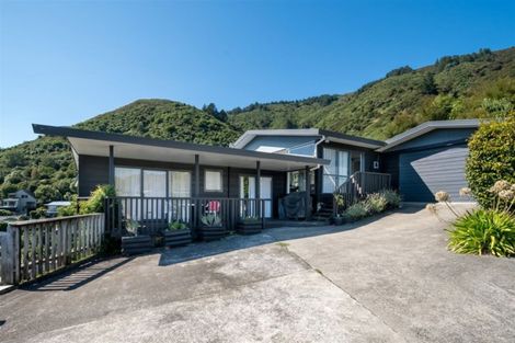 Photo of property in 4 Finlay Grove, Waikawa, Picton, 7220