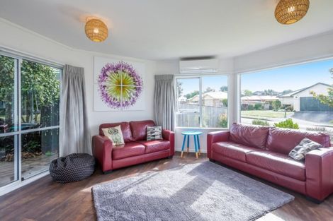 Photo of property in 8 Beachwater Grove, Paraparaumu Beach, Paraparaumu, 5032