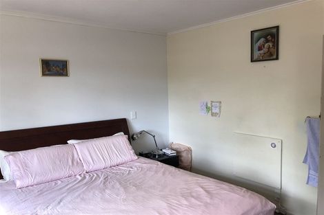 Photo of property in 21 Dundale Avenue, Blockhouse Bay, Auckland, 0600