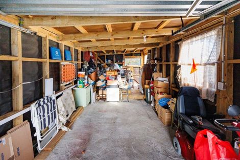 Photo of property in 74 Shamrock Street, Takaro, Palmerston North, 4412