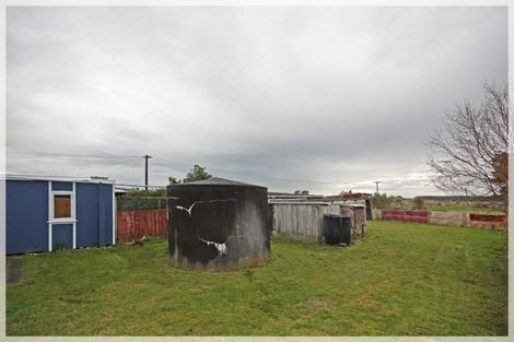 Photo of property in 25 Punga Street, Tangimoana, 4822