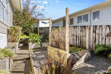 Photo of property in 65a Riversdale Drive, Merrilands, New Plymouth, 4312