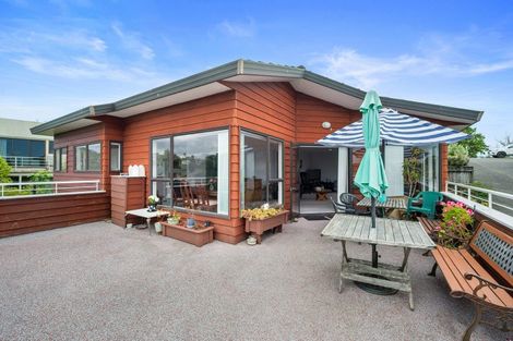 Photo of property in 2/51 Deep Creek Road, Waiake, Auckland, 0630