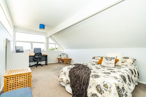 Photo of property in 3a Pah Road, Cockle Bay, Auckland, 2014