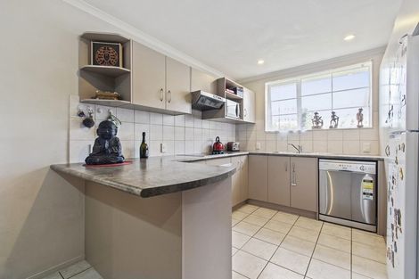 Photo of property in 182 Keri Vista Rise, Papakura, 2110