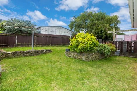 Photo of property in 9b Haylock Grove, Totara Park, Upper Hutt, 5018