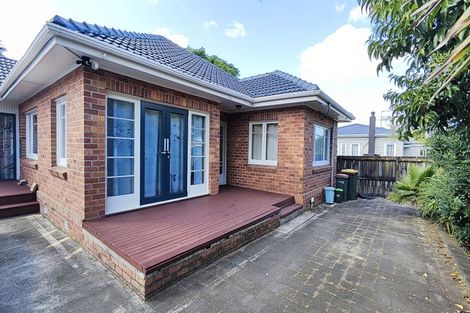 Photo of property in 125 East Tamaki Road, Papatoetoe, Auckland, 2025