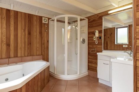 Photo of property in 892 Acacia Bay Road, Acacia Bay, Taupo, 3330