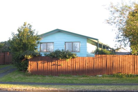 Photo of property in 6 Hadley Wood Drive, Wattle Downs, Auckland, 2103