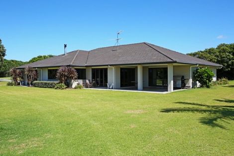 Photo of property in 3048 Awhitu Road, Awhitu, Waiuku, 2684