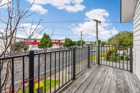 Photo of property in 1/6 St Leonards Road, Kelston, Auckland, 0602