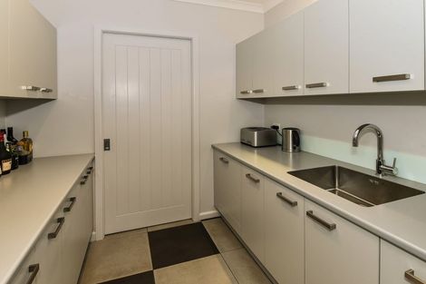 Photo of property in 17 Hinau Street, New Lynn, Auckland, 0600