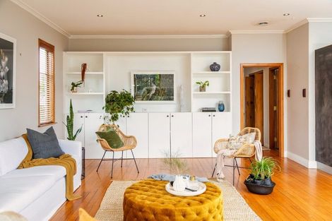 Photo of property in 39 Renfrew Avenue, Sandringham, Auckland, 1041