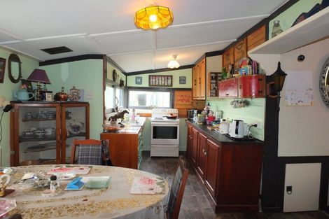 Photo of property in 13 Beach Street, Tangimoana, 4822