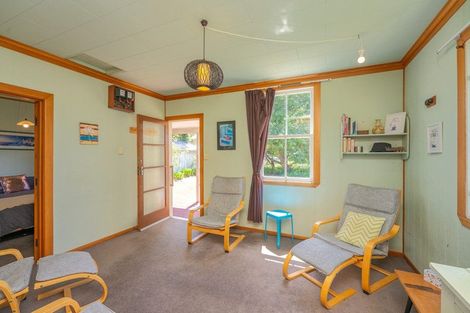 Photo of property in 22 Hemara Street, Waikanae Beach, Waikanae, 5036