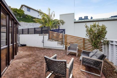 Photo of property in 3/4 Scott Street, Moturoa, New Plymouth, 4310