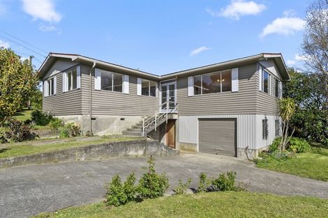 Photo of property in 2 Cornwall Crescent, Cannons Creek, Porirua, 5024