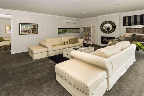 Photo of property in 17 Hinau Street, New Lynn, Auckland, 0600