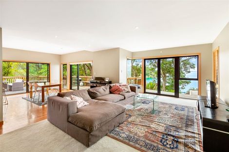 Photo of property in 44 Paturoa Road, Titirangi, Auckland, 0604