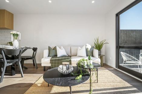 Photo of property in 4/4 Limestone Drive, Hobsonville, 0616