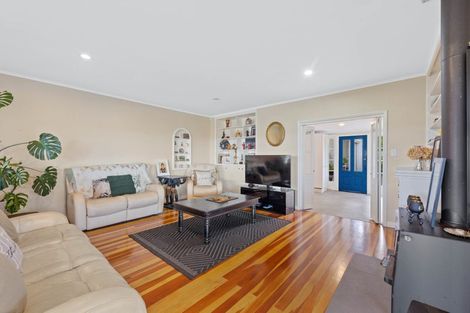 Photo of property in 56 Parkhill Road, Mellons Bay, Auckland, 2014