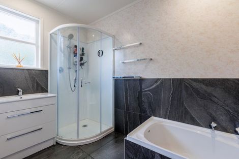 Photo of property in 9 Anderson Street, Eketahuna, 4900