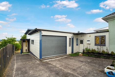 Photo of property in 2/20 Humphrey Kemp Avenue, Henderson, Auckland, 0612