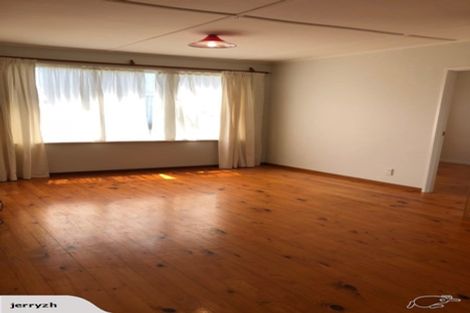 Photo of property in 83 Red Beach Road, Red Beach, 0932