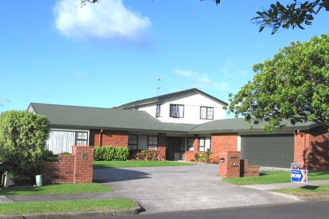 Photo of property in 23 Wiltshire Place, Somerville, Auckland, 2014