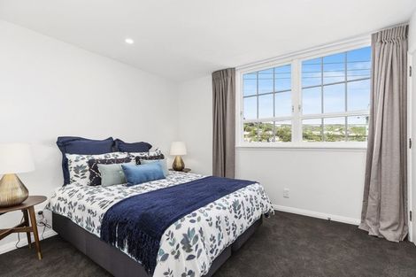 Photo of property in 2 Tio Tio Road, Miramar, Wellington, 6022