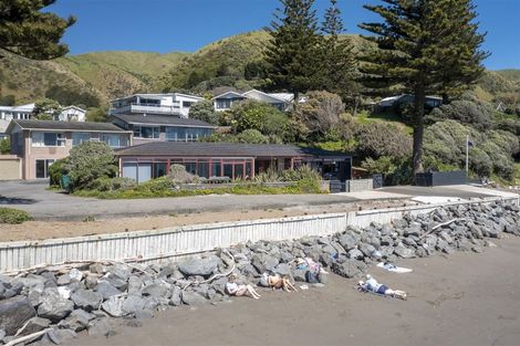 Photo of property in 2/33 Beach Road, Paekakariki, 5034