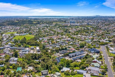 Photo of property in 29 Tokai Place, Glen Eden, 0602