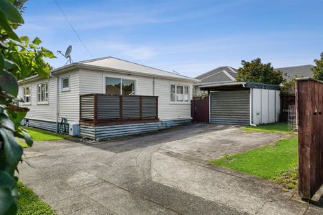 Photo of property in 2/5 Tokomaru Street, Welbourn, New Plymouth, 4312