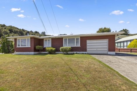 Photo of property in 2 Lowry Crescent, Stokes Valley, Lower Hutt, 5019
