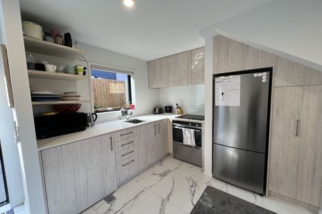 Photo of property in 4/10 Yeovil Road, Te Atatu Peninsula, Auckland, 0610