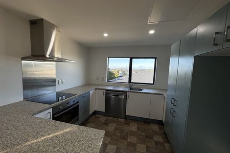 Photo of property in 31a Hiwi Crescent, Titahi Bay, Porirua, 5022