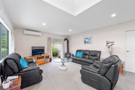 Photo of property in 69 Donald Street, Stanmore Bay, Whangaparaoa, 0932