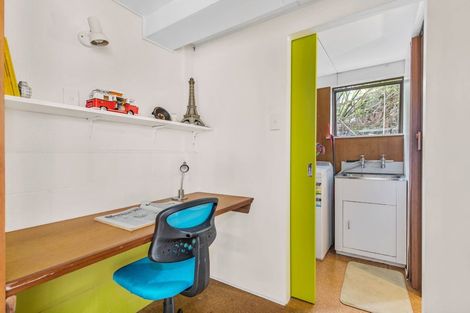 Photo of property in 25 Kopiko Road, Titirangi, Auckland, 0604