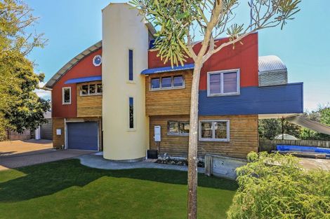 Photo of property in 68 Gillies Crescent, Waimarama, Havelock North, 4294