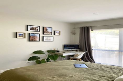 Photo of property in 30 Sartors Avenue, Northcross, Auckland, 0630
