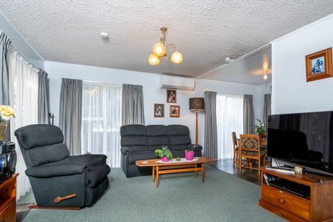 Photo of property in 4 Luanda Drive, Ranui, Auckland, 0612