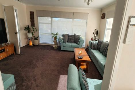 Photo of property in 79 Birdwood Avenue, Papatoetoe, Auckland, 2025