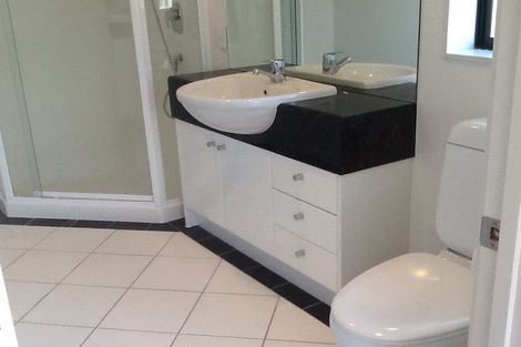 Photo of property in 17 Newinn Crescent, East Tamaki Heights, Auckland, 2016