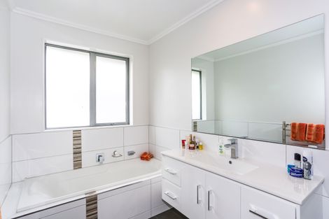 Photo of property in 7 Raithburn Terrace, Pokeno, 2402